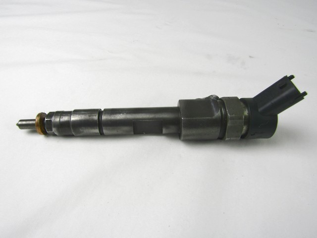 INJEKTORJI DIESEL OEM N. 8200100272 ORIGINAL REZERVNI DEL RENAULT MEGANE MK2 R BM0/1 CM0/1 EM0/1 KM0/1 LM0/1 BER/GRANDTOUR  (2006 - 2009) DIESEL LETNIK 2008