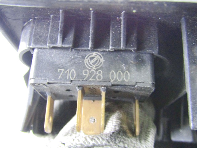 ZADNJE STIKALO OEM N. 710928000 ORIGINAL REZERVNI DEL LANCIA K KAPPA 838A BER/SW/COUPE (11/1994 - 2002)DIESEL LETNIK 1996