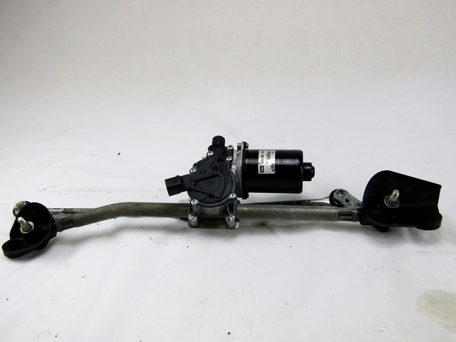 MOTORCEK PREDNJIH BRISALCEV OEM N. 85110-02100-A ORIGINAL REZERVNI DEL TOYOTA COROLLA E12 (2000 - 2006) DIESEL LETNIK 2005