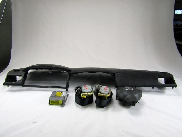 89170-02400 KIT AIRBAG TOYOTA COROLLA 2.0 D 85KW 5M 5P (2005) RICAMBIO USATO CON PRETENSIONATORI CINTURE DI SICUREZZA, CENTRALINA AIRBAG, AIRBAG VOLANTE GUIDATORE, AIRBAG PASSEGGERO, CRUSCOTTO 45130-02270