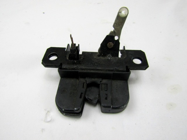 ZAKLEPANJE PRTLJA?NIH VRAT  OEM N. 1J6827505CB41 ORIGINAL REZERVNI DEL VOLKSWAGEN GOLF IV 1J1 1E7 1J5 MK4 BER/SW (1998 - 2004) BENZINA LETNIK 1998