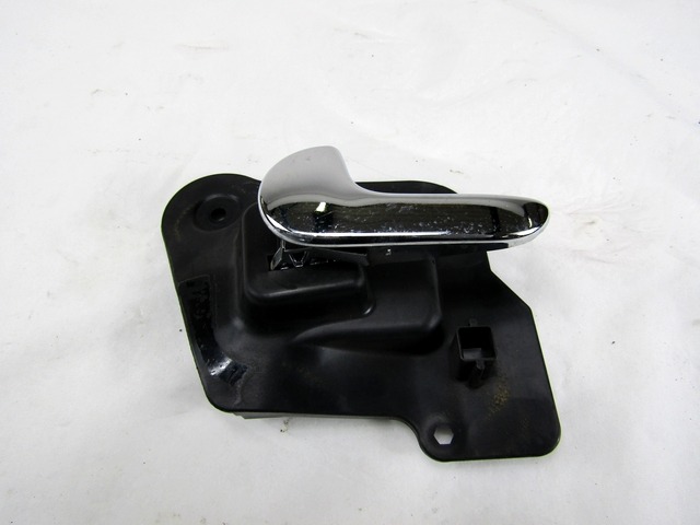 NOTRANJA KLJUKA  OEM N. 13121860 ORIGINAL REZERVNI DEL OPEL MERIVA A X03 R (2006 - 2010) BENZINA/GPL LETNIK 2010