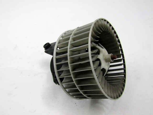 VENTILATOR  KABINE  OEM N. A1688200542 ORIGINAL REZERVNI DEL MERCEDES CLASSE A W168 5P V168 3P 168.031 168.131 (1997 - 2000) BENZINA LETNIK 2000