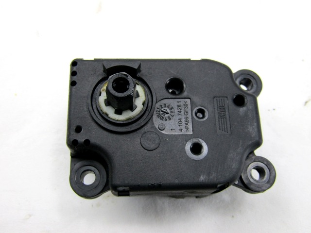 MOTORCEK OGREVANJA OEM N. P1975001U ORIGINAL REZERVNI DEL PEUGEOT 5008 0U 0E MK1 (2009 - 2013) DIESEL LETNIK 2010