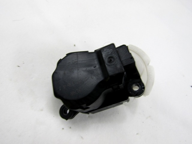 MOTORCEK OGREVANJA OEM N. P1975001U ORIGINAL REZERVNI DEL PEUGEOT 5008 0U 0E MK1 (2009 - 2013) DIESEL LETNIK 2010