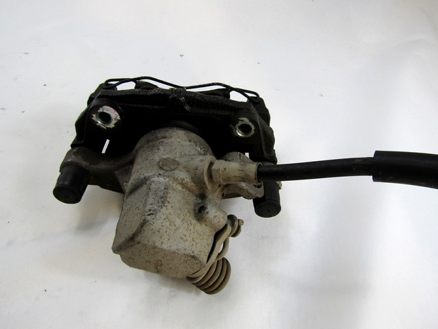 ZADNJE DESNE ZAVORNE CELJUSTI  OEM N. 1365648 ORIGINAL REZERVNI DEL FORD FOCUS CMAX DM2 MK1 (10/2003 - 03/2007) DIESEL LETNIK 2004