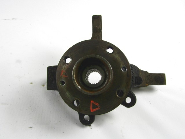 VRTLJIVI LEZAJ DESNO / PESTO KOLESA Z LEZAJEM SPREDAJ OEM N. 6001548867 ORIGINAL REZERVNI DEL DACIA SANDERO MK1 (2008 - 2012) BENZINA/GPL LETNIK 2011