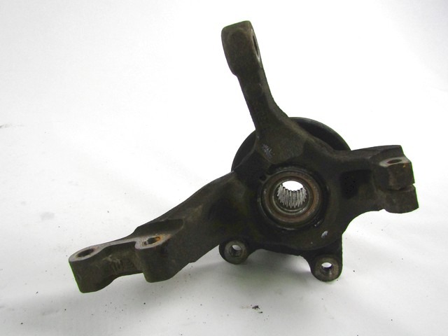 VRTLJIVI LEZAJ DESNO / PESTO KOLESA Z LEZAJEM SPREDAJ OEM N. 6001548867 ORIGINAL REZERVNI DEL DACIA SANDERO MK1 (2008 - 2012) BENZINA/GPL LETNIK 2011