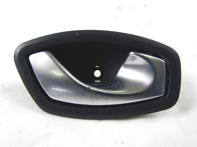 NOTRANJA KLJUKA  OEM N. 826720001R ORIGINAL REZERVNI DEL RENAULT SCENIC XMOD / SCENIC JZ0/1 MK3 (2009 - 2012) DIESEL LETNIK 2009