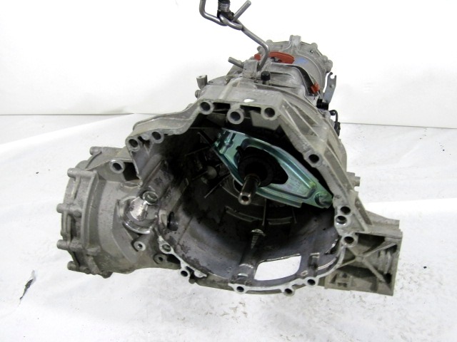 ROCNI MENJALNIK OEM N. (D)30390 Cambio meccanico ORIGINAL REZERVNI DEL AUDI A4 B8 8K2 BER/SW/CABRIO (2007 - 11/2015) DIESEL LETNIK 2010