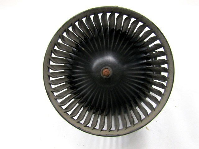 VENTILATOR  KABINE  OEM N. VP8E2H-18456-AA ORIGINAL REZERVNI DEL FORD FIESTA CB1 CNN MK6 (09/2008 - 11/2012) BENZINA LETNIK 2009