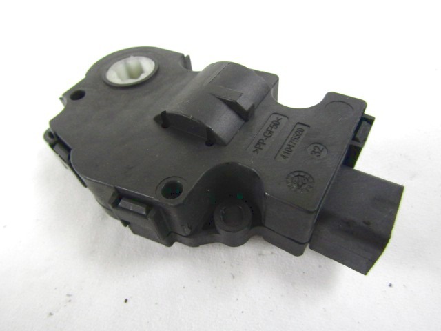 MOTORCEK OGREVANJA OEM N. 18092009 ORIGINAL REZERVNI DEL MERCEDES CLASSE B W245 T245 5P (2005 - 2011) DIESEL LETNIK 2010