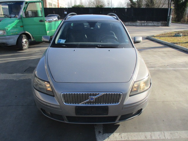 VOLVO V50 2.0 100KW 5P D 6M (2005) RICAMBI IN MAGAZZINO