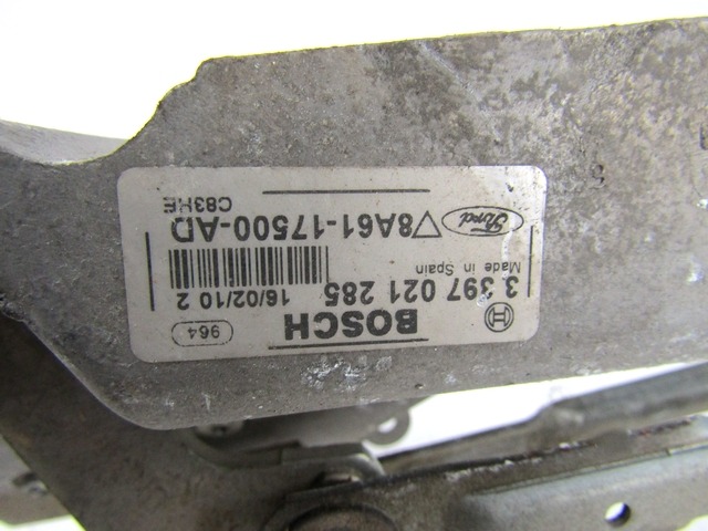 MOTORCEK PREDNJIH BRISALCEV OEM N. 8A61-17B571-AA ORIGINAL REZERVNI DEL FORD FIESTA CB1 CNN MK6 (09/2008 - 11/2012) BENZINA/GPL LETNIK 2010