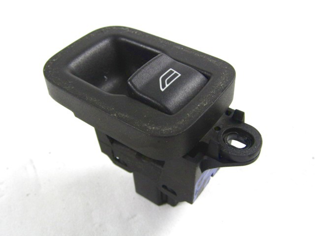 ZADNJE STIKALO OEM N. 30658449 ORIGINAL REZERVNI DEL VOLVO V50 545 (2004 - 05/2007) DIESEL LETNIK 2005