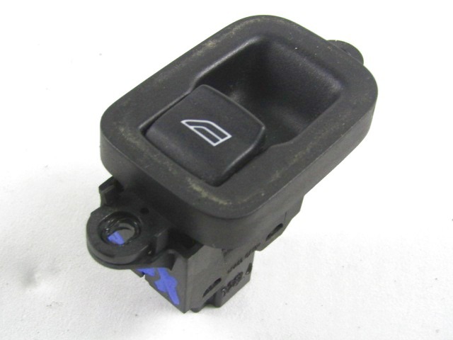 ZADNJE STIKALO OEM N. 30658449 ORIGINAL REZERVNI DEL VOLVO V50 545 (2004 - 05/2007) DIESEL LETNIK 2005