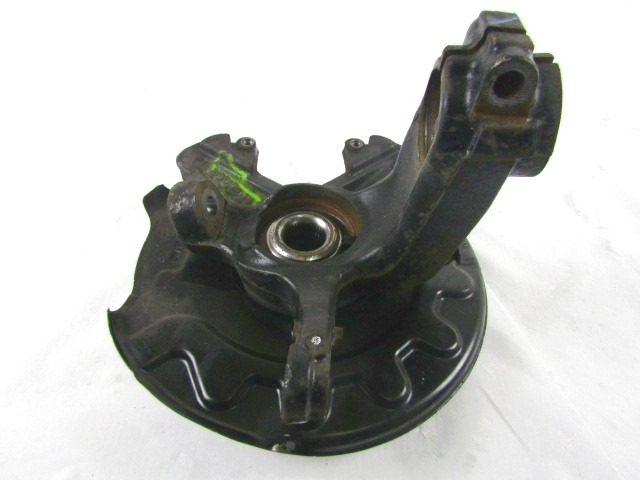 VRTLJIVI LEZAJ DESNO / PESTO KOLESA Z LEZAJEM SPREDAJ OEM N. 6C0407256A ORIGINAL REZERVNI DEL VOLKSWAGEN POLO 6R1 6C1 R (02/2014 - 2017) BENZINA LETNIK 2015