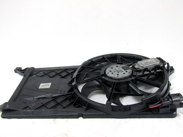 VENTILATOR HLADILNIKA OEM N. 3M5H-8C607-RJ ORIGINAL REZERVNI DEL VOLVO V50 545 R (2007 - 2012) BENZINA/ETANOLO LETNIK 2008