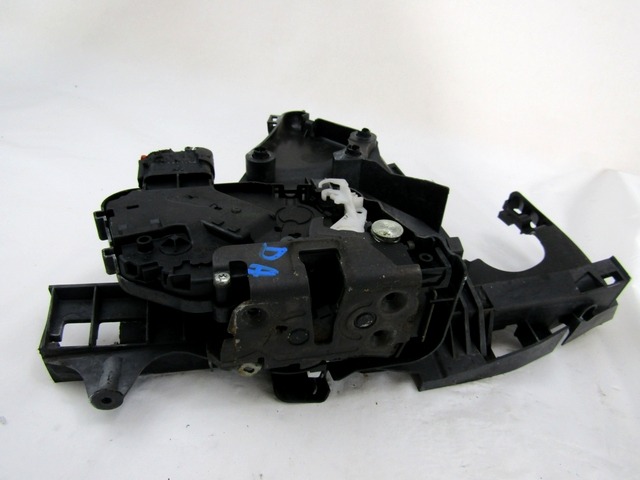 CENTRALNI ZAKLEP SPREDNJIH VRAT  OEM N. 30799303 ORIGINAL REZERVNI DEL VOLVO V50 545 R (2007 - 2012) BENZINA/ETANOLO LETNIK 2008