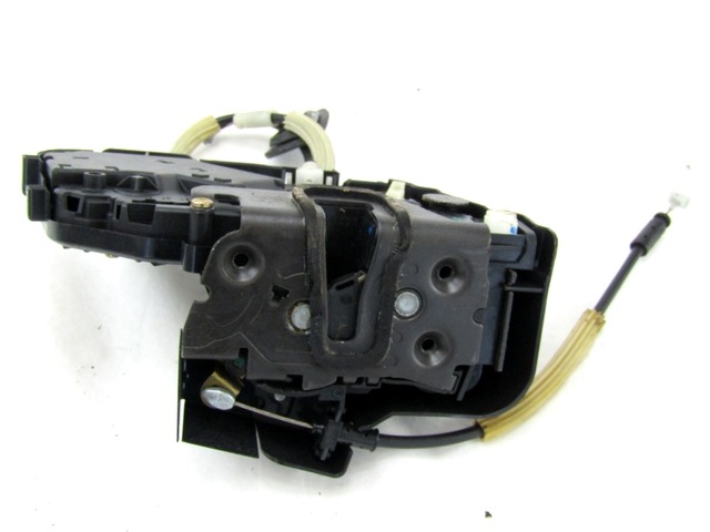 CENTRALNO ZAKLEPANJE ZADNJIH DESNIH VRAT OEM N. FQM000146 ORIGINAL REZERVNI DEL LAND ROVER RANGE ROVER SPORT L320 MK1 (2005 - 2010) DIESEL LETNIK 2005