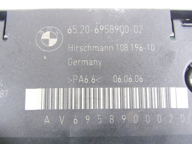 OJACEVALEC / ANTENA OEM N. 65206958900 ORIGINAL REZERVNI DEL BMW SERIE 1 BER/COUPE/CABRIO E81/E82/E87/E88 (2003 - 2007) BENZINA LETNIK 2006