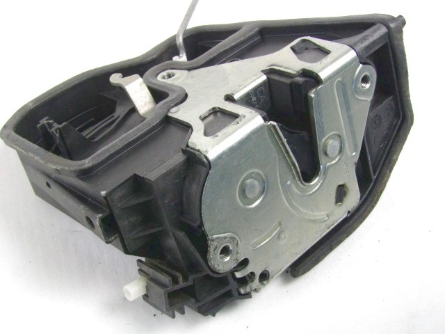 CENTRALNI ZAKLEP SPREDNJIH VRAT  OEM N. 7167074 ORIGINAL REZERVNI DEL BMW SERIE 1 BER/COUPE/CABRIO E81/E82/E87/E88 (2003 - 2007) BENZINA LETNIK 2006