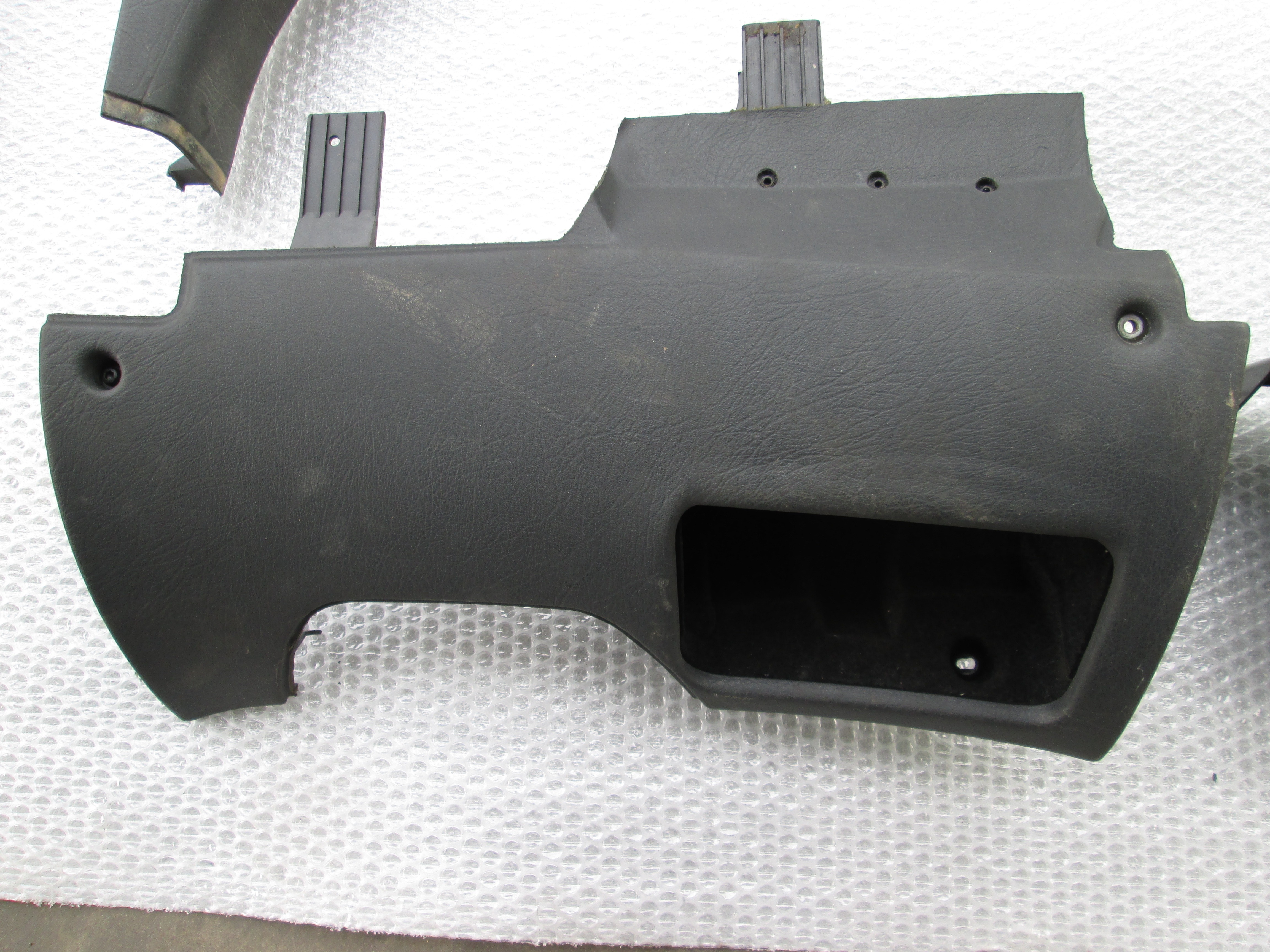 PREDAL ZA DOKUMENTE OEM N. 4D1857005 ORIGINAL REZERVNI DEL AUDI A8 D2/4D (1994 - 2002) BENZINA LETNIK 1996