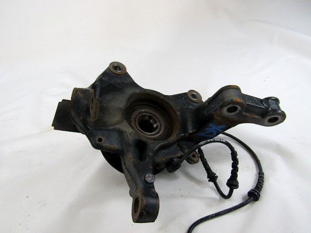 VRTLJIVI LEZAJ DESNO / PESTO KOLESA Z LEZAJEM SPREDAJ OEM N. 400147163R ORIGINAL REZERVNI DEL RENAULT MEGANE MK3 BZ0/1 B3 DZ0/1 KZ0/1 BER/SPORTOUR/ESTATE (2009 - 2015) DIESEL LETNIK 2011