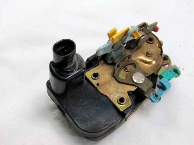 CENTRALNI ZAKLEP SPREDNJIH VRAT  OEM N. 4675584 ORIGINAL REZERVNI DEL CHRYSLER VOYAGER NS GS MK3 (1996 - 2000) DIESEL LETNIK 2000