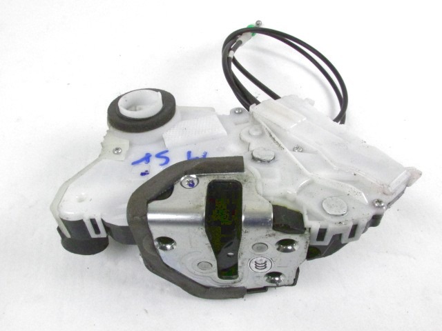 CENTRALNO ZAKLEPANJE PREDNIH LEVIH VRAT OEM N. 6904052340 ORIGINAL REZERVNI DEL SUBARU TREZIA (2011 - 2014)BENZINA LETNIK 2011