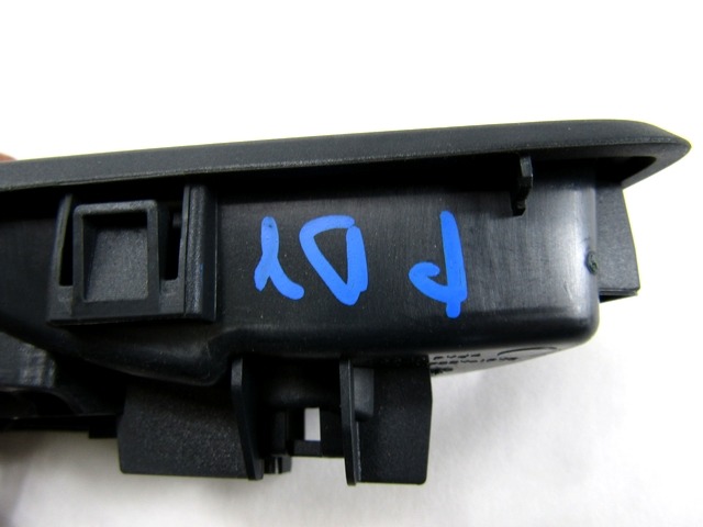 NOTRANJA KLJUKA  OEM N. 8A61-A22600-CEW ORIGINAL REZERVNI DEL FORD FIESTA CB1 CNN MK6 (09/2008 - 11/2012) DIESEL LETNIK 2011