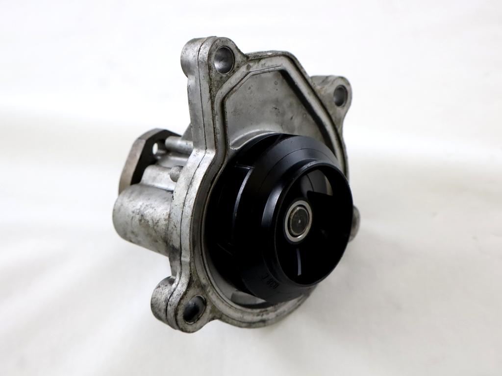 VODNA CRPALKA  OEM N. 03D121005 ORIGINAL REZERVNI DEL VOLKSWAGEN POLO 6R1 6C1 (06/2009 - 02/2014) BENZINA LETNIK 2012