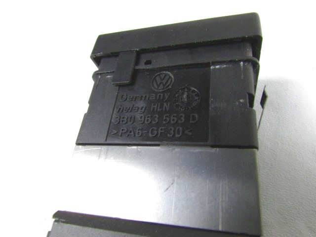 STIKALO ELEKTRICNIH SEDEZEV OEM N. 3B0963563D ORIGINAL REZERVNI DEL VOLKSWAGEN PASSAT B5.5 3B3 3B6 3BG R BER/SW (11/2000 - 2005) DIESEL LETNIK 2002