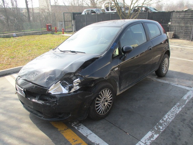 FIAT GRANDE PUNTO 1.3 D 66KW 6M 3P (2008) RICAMBI IN MAGAZZINO