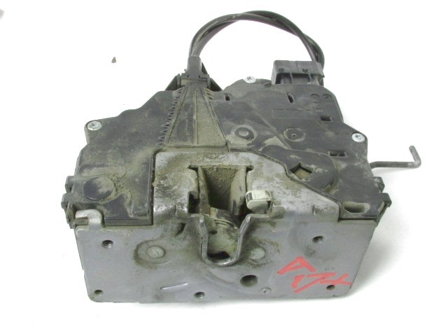 CENTRALNI ZAKLEP SPREDNJIH VRAT  OEM N. 13258274 ORIGINAL REZERVNI DEL OPEL CORSA D S07 (2006 - 2011) DIESEL LETNIK 2009