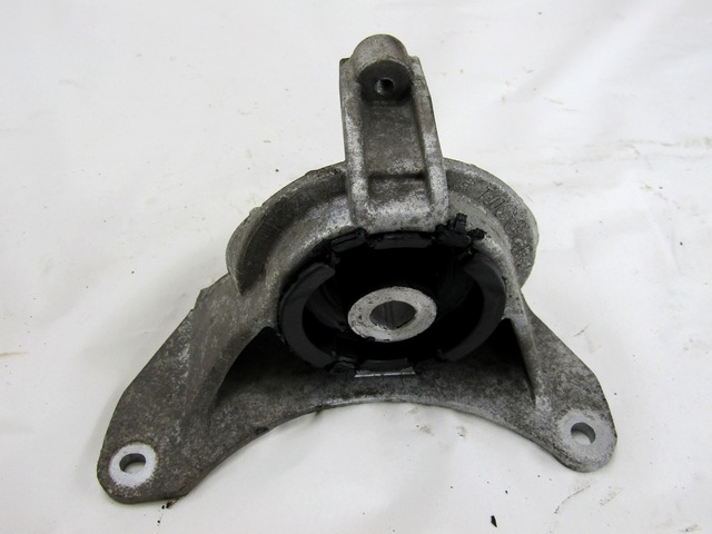 NOSILCI MOTORJA/DRUGO OEM N. 46773925 ORIGINAL REZERVNI DEL FIAT DOBLO 223 MK1 R (2005 - 2009) BENZINA/METANO LETNIK 2008