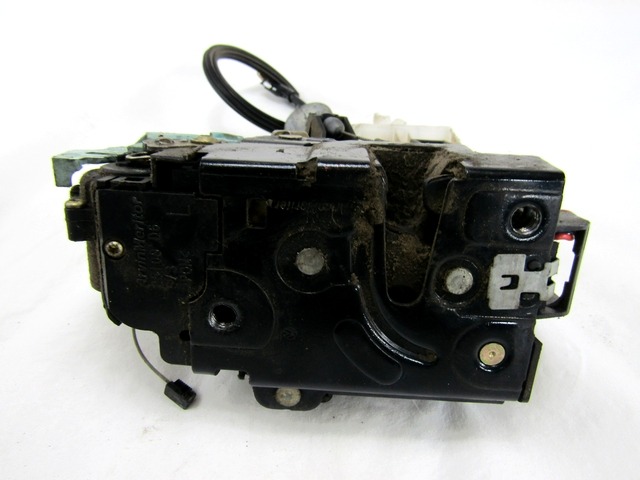 CENTRALNO ZAKLEPANJE PREDNIH LEVIH VRAT OEM N. 3D1837015 ORIGINAL REZERVNI DEL VOLKSWAGEN CADDY 2KB 2KJ 2CB 2CJ MK3 (2004 - 2010)DIESEL LETNIK 2006