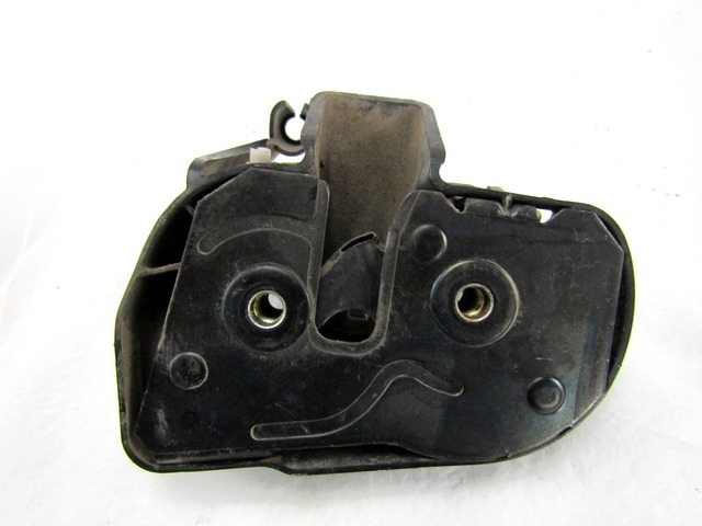 CENTRALNO ZAKLEPANJE ZADNJIH DESNIH VRAT OEM N. 2K0843430A ORIGINAL REZERVNI DEL VOLKSWAGEN CADDY 2KB 2KJ 2CB 2CJ MK3 (2004 - 2010)DIESEL LETNIK 2006