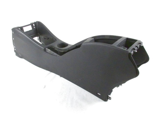 PLASTIKA MED SEDEZI BREZ NASLONJALA ROK OEM N. 969104736R ORIGINAL REZERVNI DEL RENAULT MEGANE MK3 BZ0/1 B3 DZ0/1 KZ0/1 BER/SPORTOUR/ESTATE (2009 - 2015) DIESEL LETNIK 2013