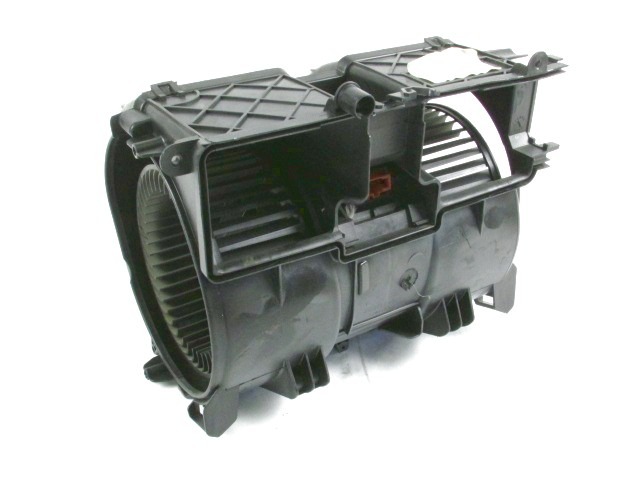 VENTILATOR  KABINE  OEM N. 272108241R ORIGINAL REZERVNI DEL RENAULT MEGANE MK3 BZ0/1 B3 DZ0/1 KZ0/1 BER/SPORTOUR/ESTATE (2009 - 2015) DIESEL LETNIK 2013