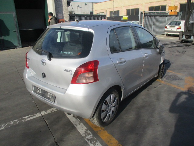 TOYOTA YARIS 1.3 B 64KW 5M 5P (2007) RICAMBI IN MAGAZZINO