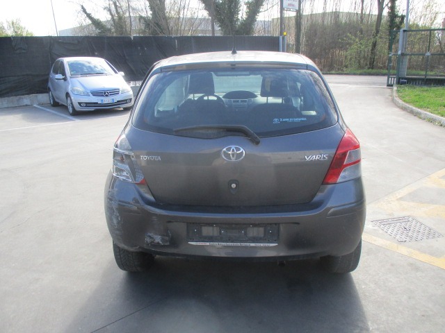 TOYOTA YARIS 1.3 B 73KW 6M 5P (2010) RICAMBI IN MAGAZZINO