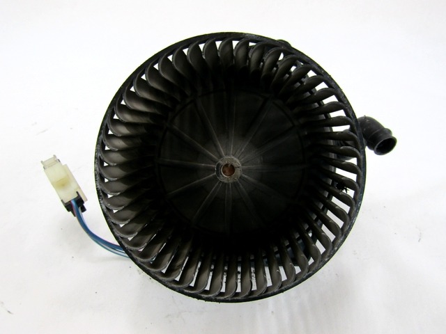 VENTILATOR  KABINE  OEM N. 48683-30350 ORIGINAL REZERVNI DEL NISSAN VANETTE CARGO HC23 (1994 - 2001)DIESEL LETNIK 1997