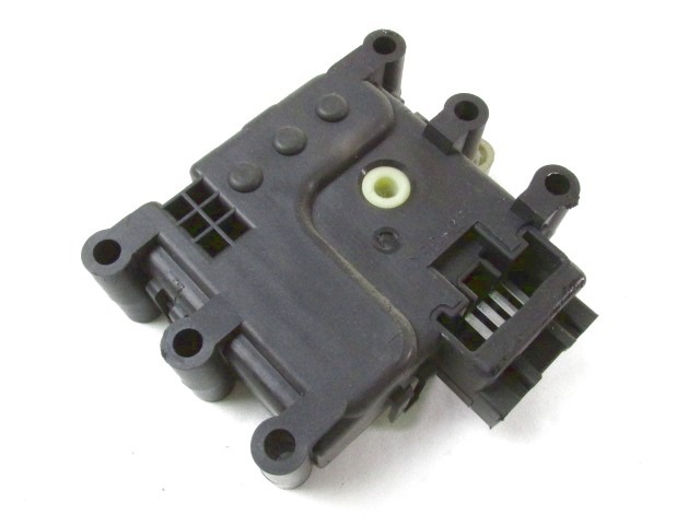 MOTORCEK OGREVANJA OEM N.  ORIGINAL REZERVNI DEL MAZDA 3 MK1 BK (2003 - 2009)DIESEL LETNIK 2005