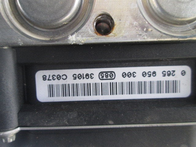 ABS AGREGAT S PUMPO OEM N. 7701067590 ORIGINAL REZERVNI DEL RENAULT SCENIC/GRAND SCENIC JM0/1 MK2 (2003 - 2009) DIESEL LETNIK 2006