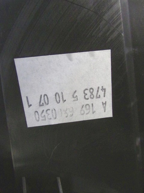 PLASTIKA MED SEDEZI BREZ NASLONJALA ROK OEM N. A1696800350 ORIGINAL REZERVNI DEL MERCEDES CLASSE A W169 5P C169 3P (2004 - 04/2008) DIESEL LETNIK 2007