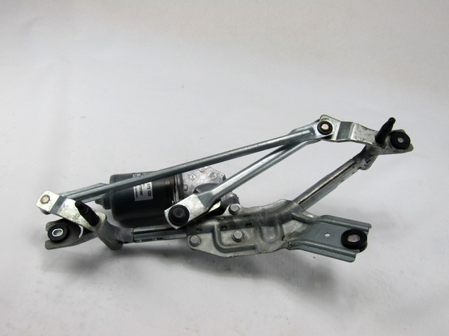 MOTORCEK PREDNJIH BRISALCEV OEM N. 52061796 ORIGINAL REZERVNI DEL FIAT GRANDE PUNTO 199 (2005 - 2012) BENZINA LETNIK 2007