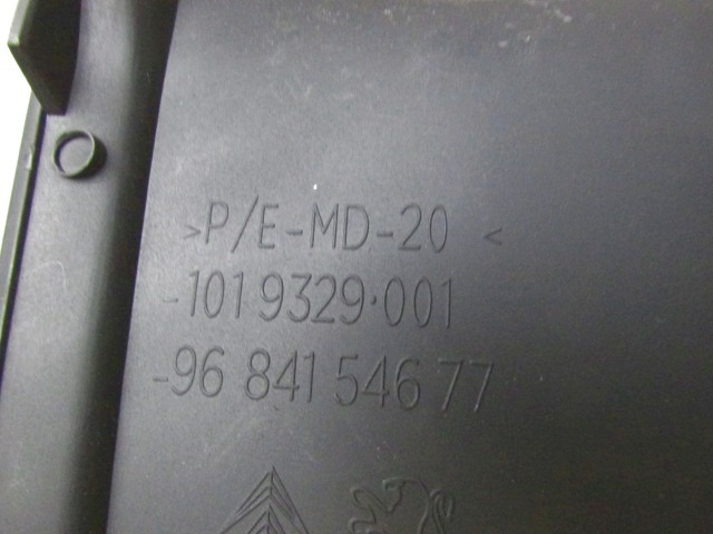 MONTA?NI DELI /  ARMATURNE PLOSCE SPODNJI OEM N. 9684154677 ORIGINAL REZERVNI DEL CITROEN C3 MK2 SC (2009 - 2016) BENZINA/GPL LETNIK 2010