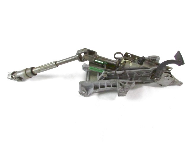 VOLANSKI DROG OEM N. 4M51-3C529-FD ORIGINAL REZERVNI DEL FORD FOCUS DA HCP DP MK2 BER/SW (2005 - 2008) DIESEL LETNIK 2007