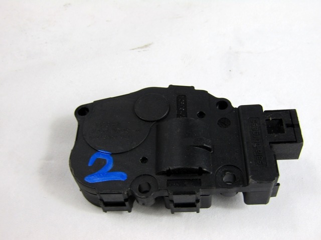 MOTORCEK OGREVANJA OEM N. CZ113930-0711 ORIGINAL REZERVNI DEL BMW SERIE 3 BER/SW/COUPE/CABRIO E90/E91/E92/E93 (2005 -2009) DIESEL LETNIK 2008